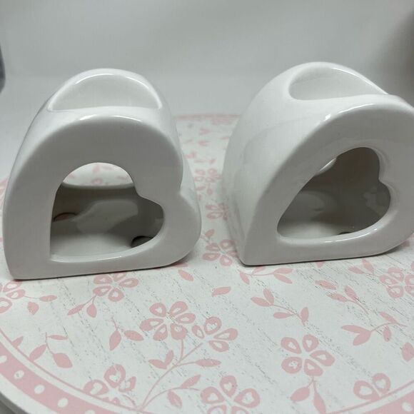 2 Valentine’s Galentine’s Day Heart Candle Holders White Ceramic NWT - Picture 1 of 9